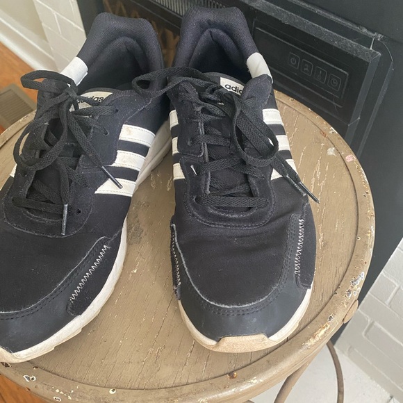 Addidas Sneakers - Picture 1 of 6